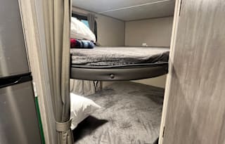 2022 Catalina Summit Series 7 184BHS DELIVERY ONLY