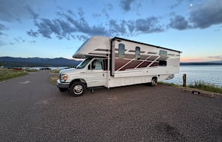 NEW 2026, Altitude 31W: Sleeps 8 all extras