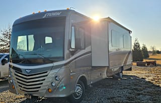 Crump's Fleetwood Storm 35SK Class A Dream
