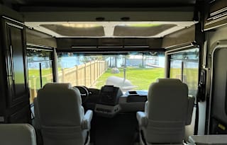 Sam & Kate’s Kid Approved RV Rental w/2 bathrooms