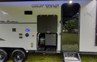 2021 Cherokee Grey Wolf Black Label 26DBHBL