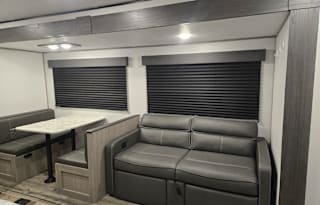 2024 Coleman Lantern 263BH
