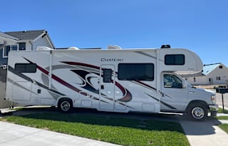 2022 Thor Motor Coach Chateau 31EV