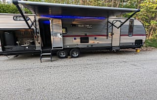 Luxurious 2 Bedroom  Pet Friendly HUGE RV
