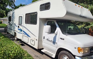 2001 Leprechaun Coachmen RV V-10