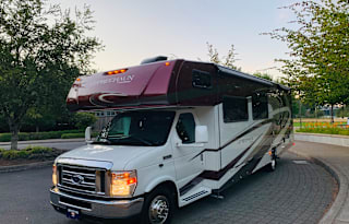 Lucy - Luxury RV for Your Stay in Camp Sherman