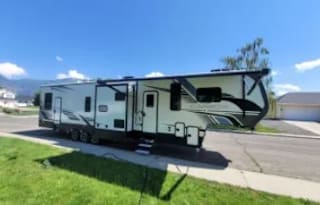 2021 Keystone RV Carbon 418 Pet Friendly. Delivery