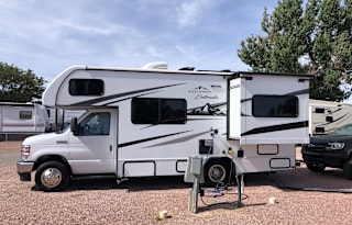 Easy Get Away - 2022 East to West Entrada