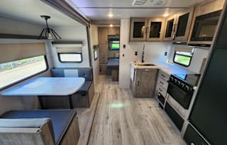 2023 Grand Surveyor! Loaded and ready for fun!