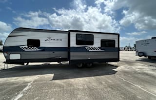 2018 CrossRoads RV Zinger ZR285RL