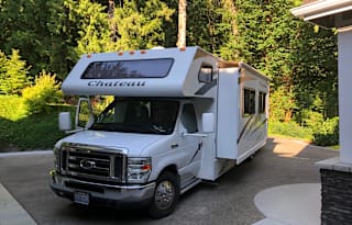 2012 Thor Cheateau 31F  Like NEW