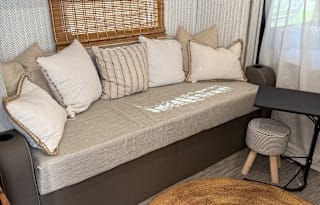 Well Kept Cozy Camper