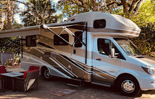 2016 Winnebago View 24', Mercedes, Near Ohio Parks