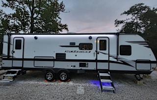 "Get Lost RV" 2023 Jayco Jay Feather 27BHB