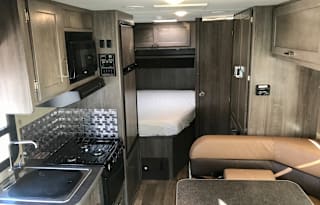 Bonny! Quick Response - 24ft Winnebago