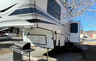2022 Keystone RV Arcadia 3370BH w/ Bunk Room