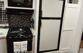 Let's HookUp Rentals