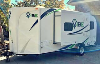 20' V-Cross Vibe, EZ Pullin' Lux Tent on Wheels!
