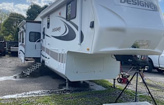 2010 Jayco Designer 37RLQS