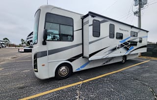 2024 Thor Resonate 32B- bunk unit