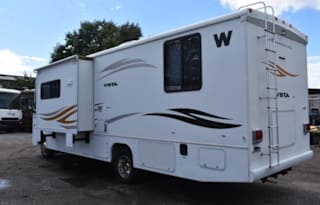 2010 Winnebago Vista 30W