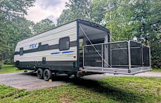 Salem FSX | Awesome toy hauler with large deck