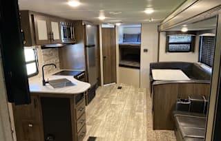 2021 Prime Time RV Avenger 28DBS