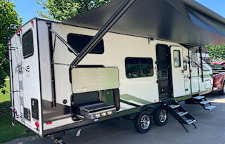 BRAND NEW Grand Design Imagine 25DBE Luxury RV