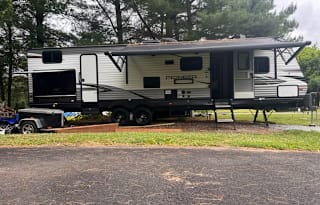 2020 Heartland Pioneer * Family/Pet Friendly*