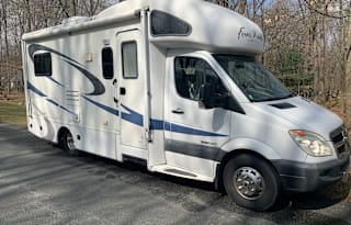 2008 Four Winds RV Four Winds Siesta Sprinter 24SA