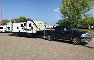 Family friendly with HUGE Bunkroom!!