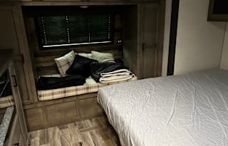 2023 Venture RV SportTrek Touring Edition 272VRK