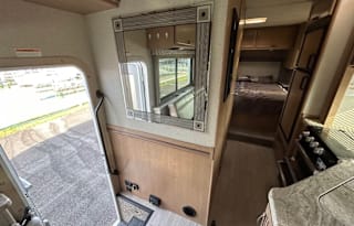 2020 Thor Motor Coach Quantum SE Se 28 ford