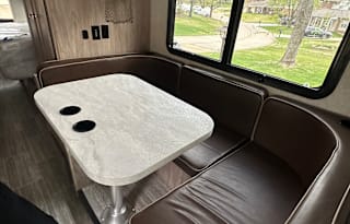 2018 Forest River - 3 full beds - 6 person rental
