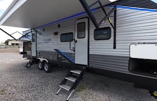 2022 Coachmen RV Catalina Legacy Family Fun Maker