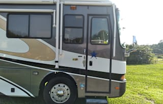 2001 Monaco Dynasty 45 Duke
