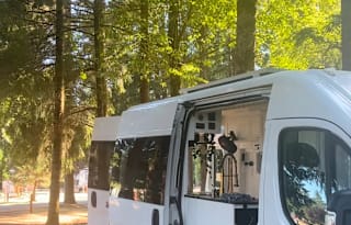 2019 LUXURY Campervan & Fully Off-Grid