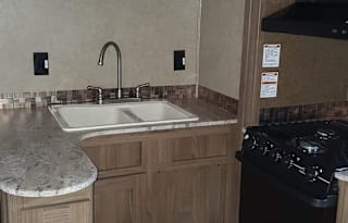 2016 31F Bunkhouse Coachmen Freelander