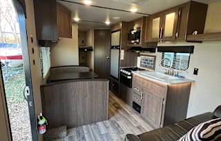 Harrison - Fully Stocked, Sleeps 8, Delivery Avail