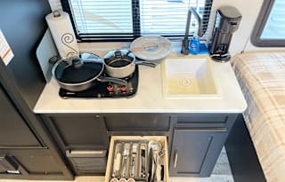 Keystone RV trailer Sleeps 7 Lightweight