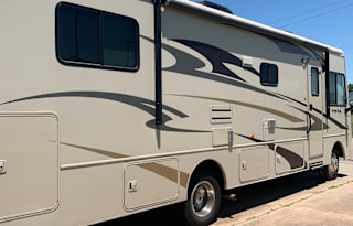 2015 Winnebago Vista 31KE