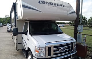 Clean - Comfortable - Pet Friendly- Slideout