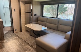 2022 Sunset Trail 222RB:  Front King /Rear Bath