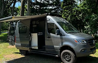 2023 Winnebago Revel 44E 4X4