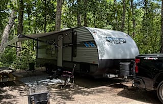 Travel trailer | Fits 8 Comfortably | Delivery
