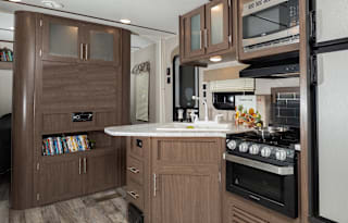 #2: Large Modern Home Full Amenities @ Yellowstone