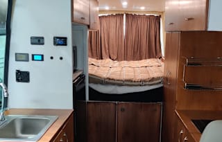 RV Sprinter van    Mercedes Sprinter