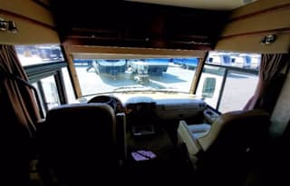 2011 Winnebago Adventurer 35P