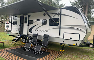 2021 25' Keystone Cougar, like new!