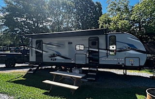 Brand New 2023 Modern Style Alpha Wolf Bunk House!
